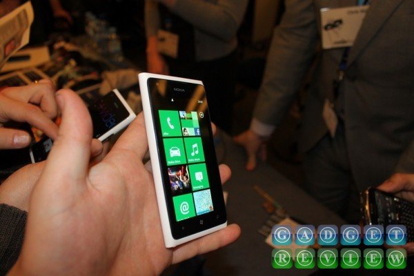 Nokia Lumia 900 Zijkant
